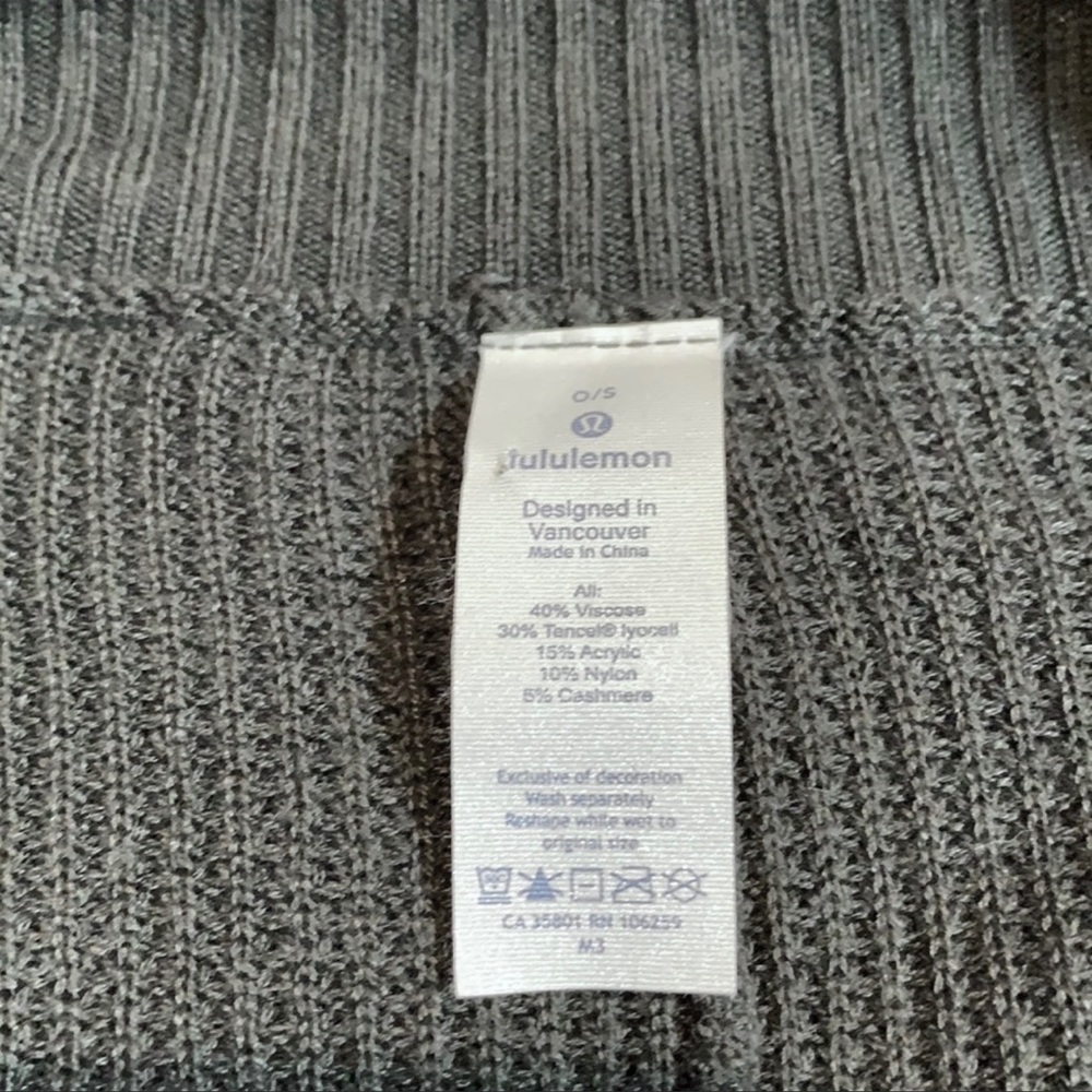 Lululemon Forward Flow Cape in Dark Olive - Picture 6 of 7